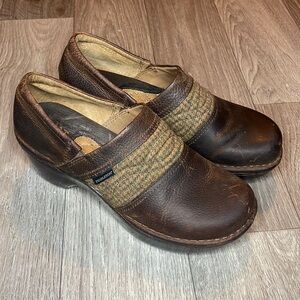 Women’s Pendleton Ariat collaboration clog size 8B